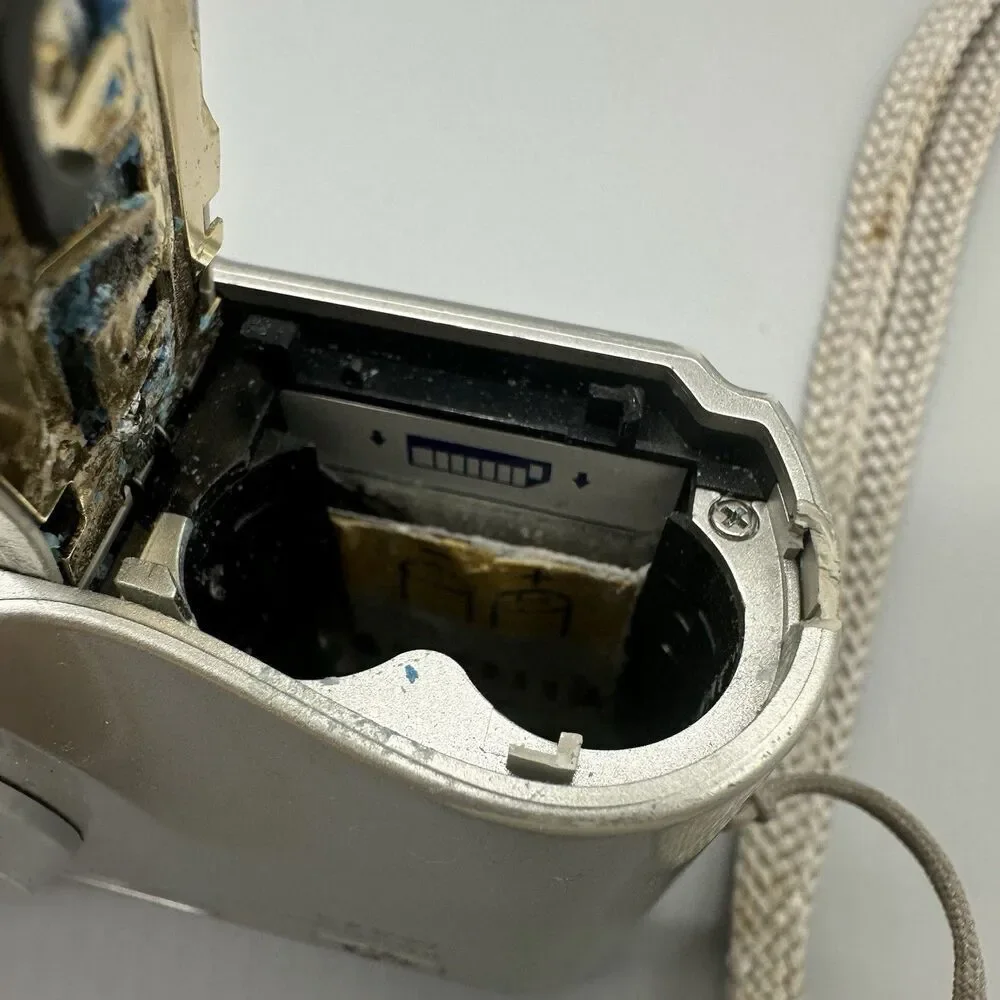 HP PhotoSmart M425 5.0 MP Digital Camera 3X Optical View For Parts Not Working